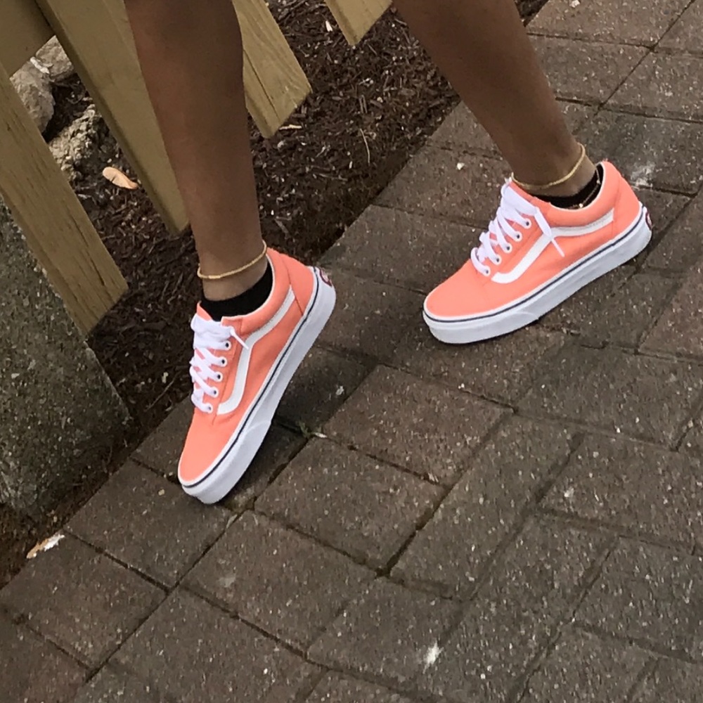 Peachy canvas vans🍑